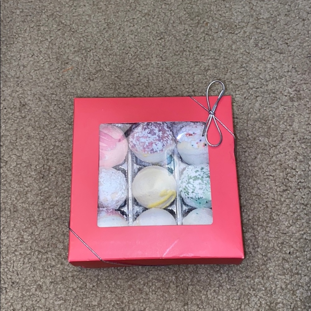 Fizz & Bubble bath truffle collection